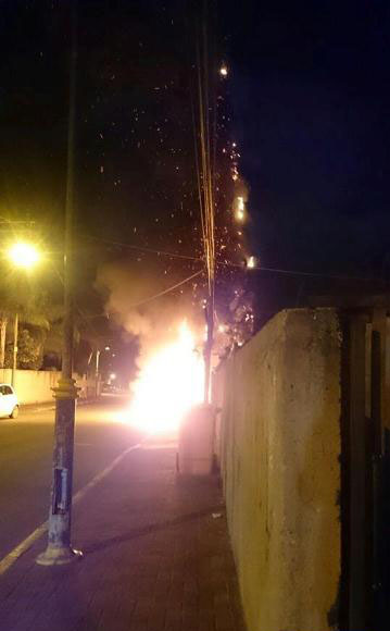 إخلاء السكان من حي الزهراء في الطيبة بسبب إحراق سيارة